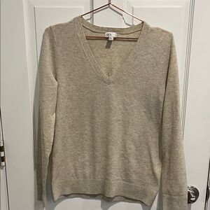 Eddie Bauer Women's Light Tan V-Neck Sweater